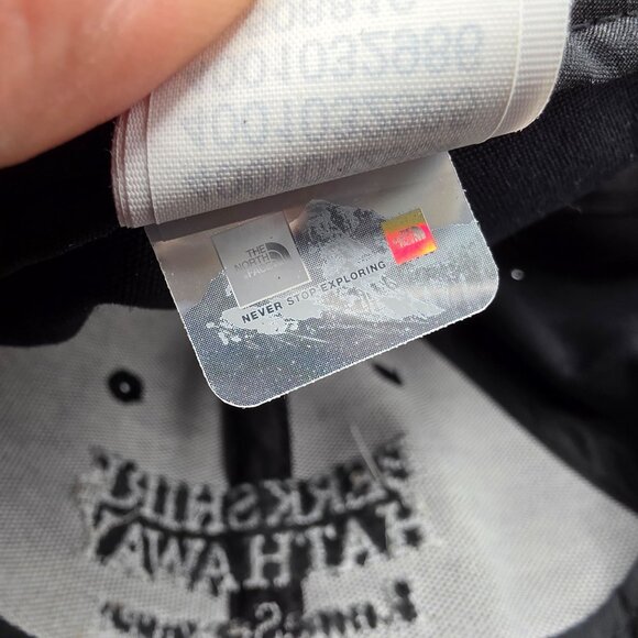 The North Face Berkshire Hathaway Adults Black Adjustable Baseball Hat Cap - Picture 6 of 10